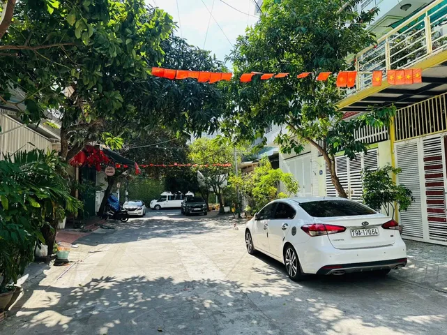 💥 NHÀ PHỐ GẦN BIỂN - VỊ TRÍ VÀNG KHU BÌNH TÂN - CHỈ 8.3 TỶ 💥

📍 Vị trí: Đường D4, thông thẳng Lê Thanh Nghị & Nguyễn Lộ Trạch. Vài bước chân ra biển, khu dân cư sầm uất, an ninh tuyệt đối.

• Diện tích: 71,8m² (Ngang 5m cực đẹp)
• Kết cấu: 2 tầng, 3P