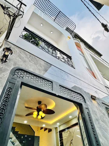 Nhà giá ngộp DT 61,3m2 giá 3tỷ250 đường Nguyễn Minh Hoàng P12 Q.Bình Thạnh