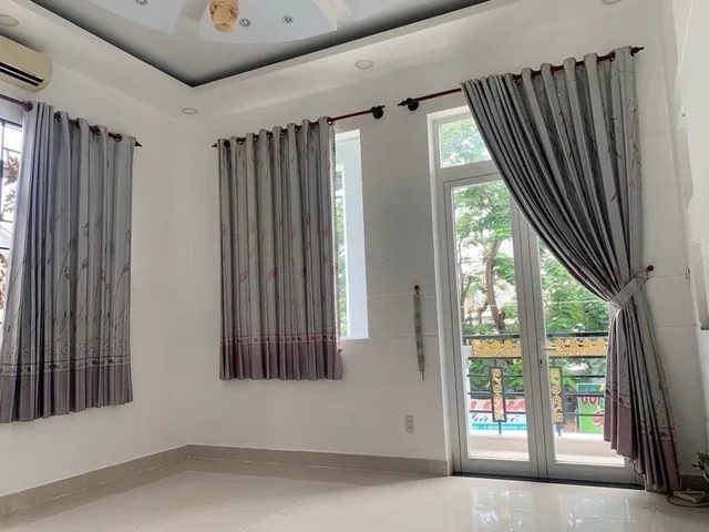 Khu vực VIP quan chức cán bộ sinh sống - 3 tầng kiên cố - xe hơi quay đầu - gần KDC Nam Long