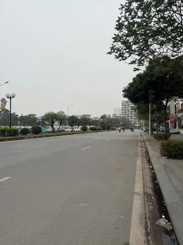 💥BÁT KHỐI LONG BIÊN-TẦM TÀI CHÍNH NHIỀU KHÁCH QUAN TÂM- NHÀ 5 TẦNG -GIÁ 7 TỶ NHỈNH

👉Vị trí nhà mình nằm cách mặt phố Bát Khối chỉ vài bước chân, nằm giữa cầu Vĩnh Tuy, Thanh Trì...kết nối giao thương tiện lợi: Bát Khối - Cổ Linh - Xuân Đỗ - Ecopark - n