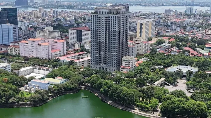 CHÍNH CHỦ bán chung cư 111m2 xây thô tầng cao, view pháo hoa Hồ Tây, công viên Nghĩa Đô Hanoi Signature