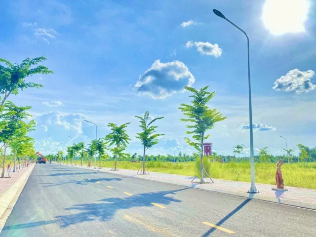 CẦN BÁN GẤP LÔ ĐẤT NẰM NGAY MẶT TIỀN LÝ THÁI TỔ ,GẦN CHỢ ĐẠI PHƯỚC ,GIÁ CỰC ƯU ĐÃI