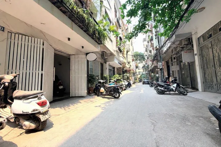 ✅Bán Nhà Phố Hoàng Cầu, Phân Lô, Gara Ôtô 7 Chỗ, Vài Bước Ra Hồ, 55m2, MT 4.2m, Sổ Vuông
