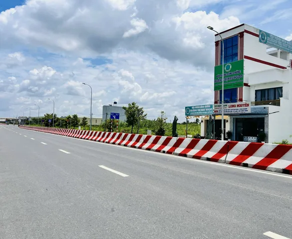 BÁN LÔ ĐẤT NGAY TRUNG TÂM THỦ THỪA 1TỶ1 .