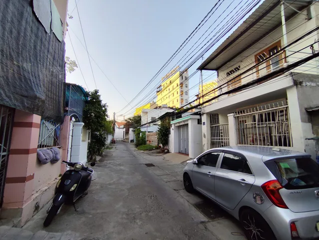 💥 Chính Chủ Gửi bán — Lô Đất 100m2 Đất Đô Thị — Phước Long, Phường Nam Nha Trang.
     • Gần Biển — Chợ Bình Tân — Trường Học Các Cấp 
     • Vị Trí tiện lợi, Đầu tư hay tích sản đều đẹp

    • Hẻm Ô Tô tận nơi, Rộng 6,7m
    • Trên đất hiện đang có 