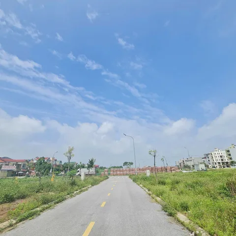 Bán đất khắc niệm 2 dãy L3 cạnh vườn hoa. Diện tích 90m mặt tiền 6m hướng đông nam. Phường hạp lĩnh tỉnh bắc ninh
