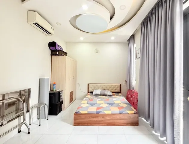 Vừa ở vừa kinh doanh, nhà 3 tầng, hẻm xe tải, gần cầu Nguyễn Khoái