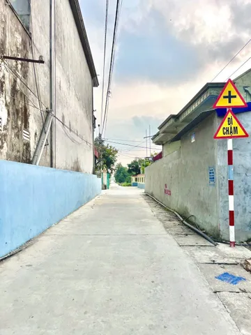 🌈🌈🌈💥💥💥Chào bán lô đất Quảng thanh( nay phường lê ích mộc).l/h:076.231.9990 em Thúy

Diện tích 76m mặt tiền rộng hơn 5m
Vị trí trung tâm quảng thanh ngay trục thôn trải nhựa thông các ngả hai oto tránh nhau
Ngau nhà văn hoá phường 
Cách đường tỉnh lộ 