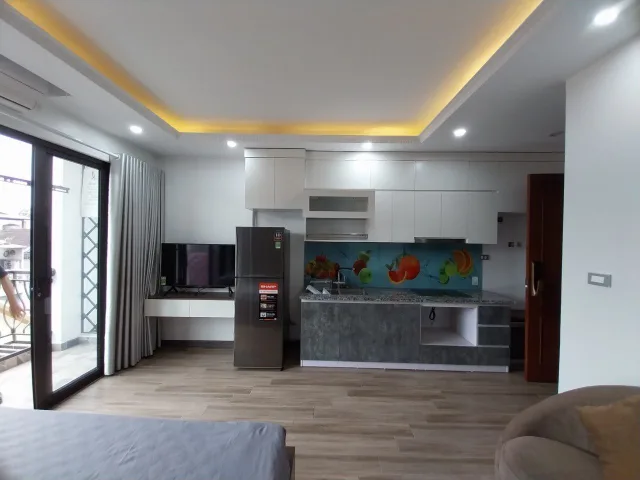 Cho thuê Căn hộ chung cư mini tại ngõ 193 Trích Sài. Ban công thoáng View bất tận. Chỉ 6tr