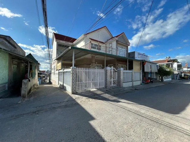 0938113403 Bán nhà 168m² ngang 10m giá 5.5 tỷ tại Phường Đông Ninh Hòa Z499