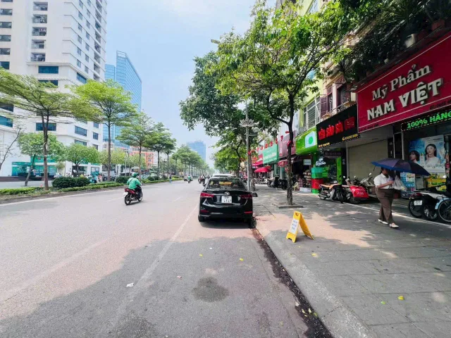 Hơn 200tr m2 - Sở hữu ngay nhà 9 tầng - Lô góc - 3 mặt thoáng - Doanh thu khủng- Vị trí vàng