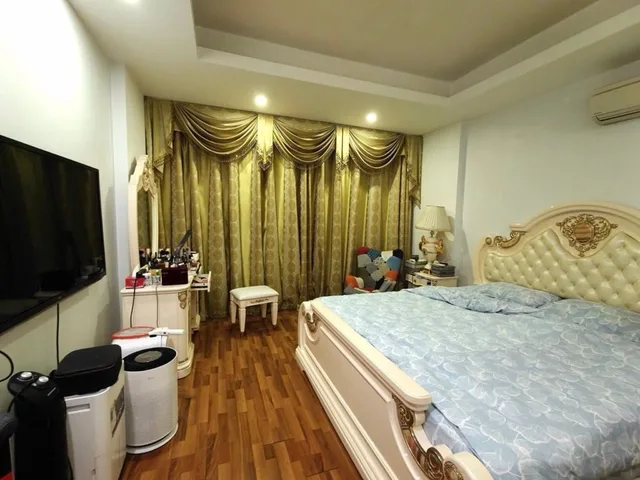 VỊ TRÍ ĐẮC ĐỊA 1 NGOẶT RA PHỐ LÊ TRỌNG TẤN Ô TÔ 7 CHỖ VÀO NHÀ -Ô CHỜ THANG MÁY 17,7 TỶ