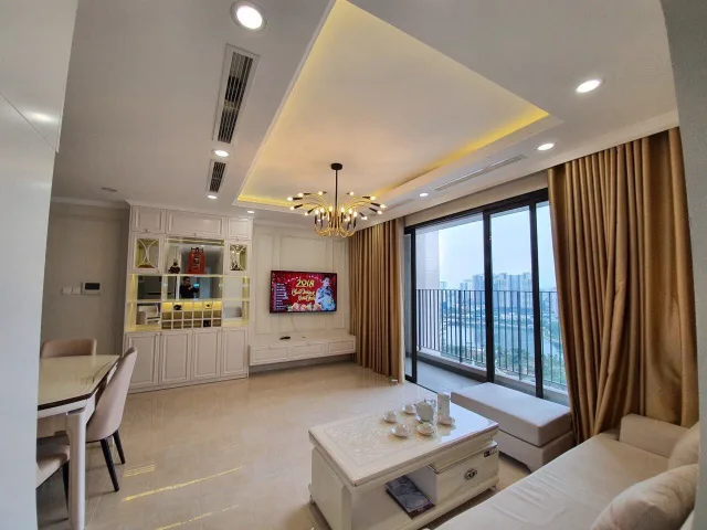 Cho thuê căn hộ 3 phòng ngủ - 2 vệ sinh - ban công Đông Nam