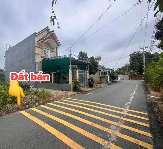 Đất tôi bán tổng diện tích 370m2 (10 x 37) thổ cư 200m2, Giá 450 triệu, Đường Nhựa 10m, Gần Sát Chợ