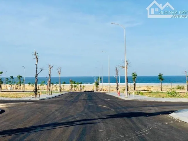 CƠ HỘI  SỞ HỮU LÔ ĐẤT MẶT TIỀN ĐƯỜNG BIỂN ĐẸP NHẤT MŨI NÉ 150M2 FULL THỔ CÓ TẦM VIEW BIỂN CỰC ĐẸP GIÁ CHỈ 6,7TR/M2 XÂY NGHỈ DƯỠNG VÀ ĐẦU TƯ RẤT HỢP LÝ