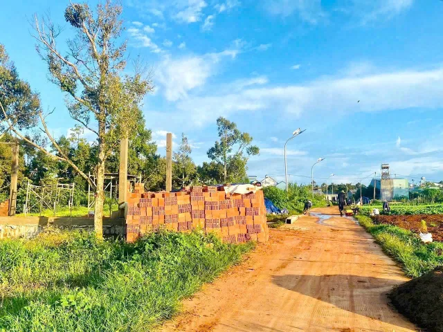 Đất hẻm Văn Cao