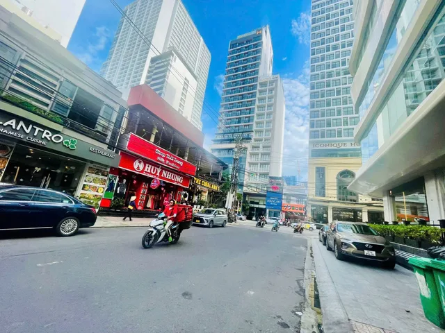 Bán nhà mặt tiền đường Hùng Vương, Nha Trang - Phố Tây Nha Trang cách biển 100m giá siêu rẻ