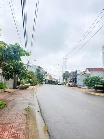📍 Vị trí: MẶT TIỀN đường Nguyễn Chí Thanh, phường 2 – trung tâm TP Bảo Lộc
