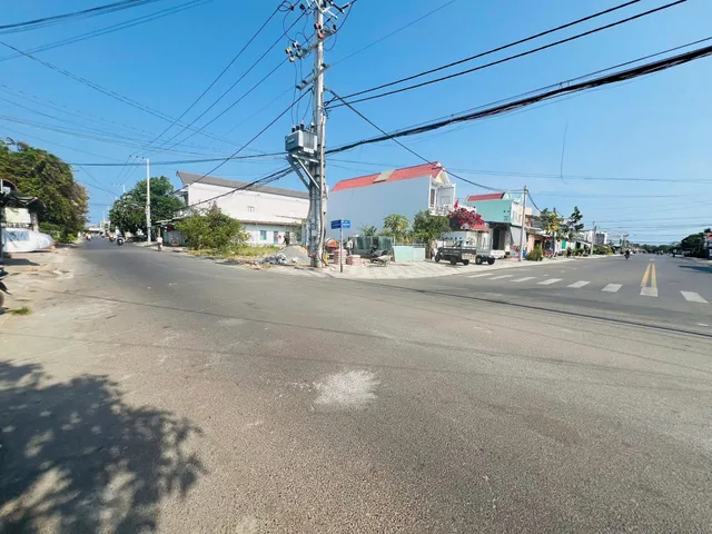 BÁN LÔ GÓC 2 MẶT TIỀN – NGUYỄN VĂN LINH - NGAY CẦU VĂN THÁNH