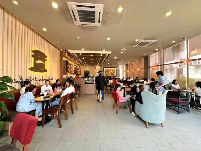 LÔ GÓC 2 MẶT TIỀN KDOANH XỊN - CÓ LỀ 5M KLG.
NHÀ MỚI 2 TẦNG 100M2 - NGANG 6.5M 
# VỊ TRÍ ĐẸP NGAY PHỐ ẨM THỰC NGUYỄN SƠN. (358)
# CHỐT NGAY 15,xT
-- Liên hệ ngay xem nhà : 0902 106 911
