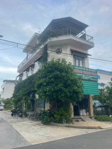 🧑🏻‍💻- Bán Nhà căn góc 2 mặt tiền đường. 
👍 . Tại khu TDC hòn rớ 2. Nhánh sông 
👍 . Nhà 3 tần thiết kế 1 lầu 1 trợt 1 tum báo Gòn 2 PN. 3 WC phòng thờ.
👍- Nhà 2 mặt tiền đường 13m và đường 7m. 
👍👍- DT. 68mv ngang 4,5x15,5m
🧑🏻‍💻🧑🏻‍💻 Chủ cần nhượng lại 