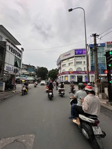 MẶT TIỀN KINH DOANH PHẠM VĂN HAI – ĐỐI DIỆN CHỢ – VỊ TRÍ VÀNG
