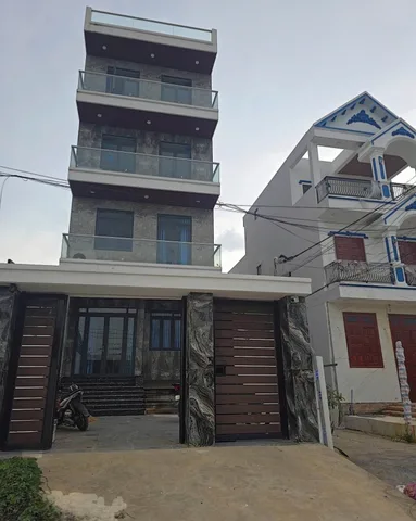 Bán nhà mặt tiền đường  kênh có 19 phòng trọ, 6 tầng, 5.7 x 26 . Thạnh Lộc, Q12.. Giá 13.5 tỷ còn bớt
