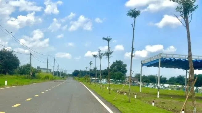 CẦN BÁN LÔ ĐẤT NẰM NGAY MẶT TIỀN PHÙNG HƯNG - FULL THỔ CƯ -DÂN CƯ HIỆN HỮU GIÁ CHỈ 12TR/M2