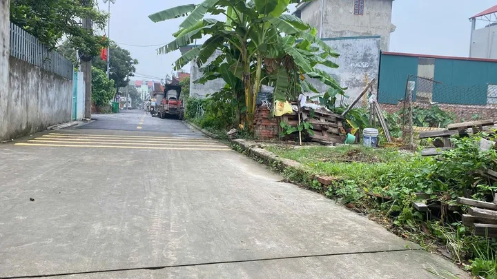 Do cần tiền gấp, e thanh khoản lô đất đẹp,ô tô tránh tại xã nội bài mới. Đẹp ko lỗi nhỏ