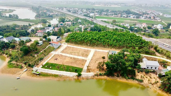 Chính chủ bán gấp lô view hồ 100m giá 650tr