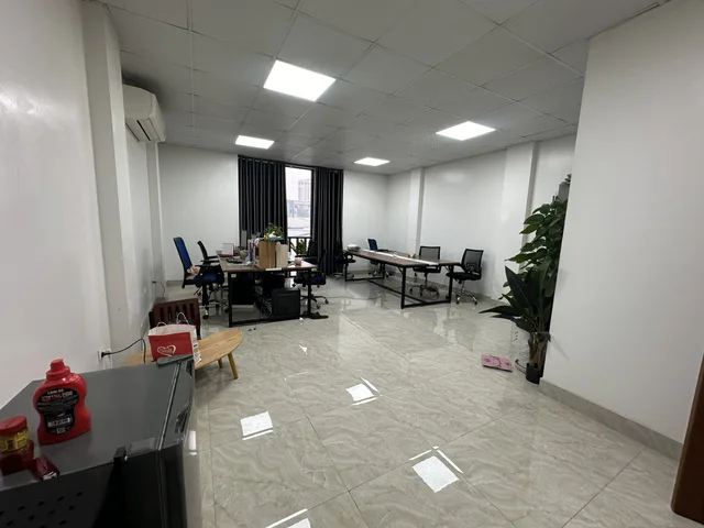Cho thuê văn phòng 35 m2 ngõ 214 Nguyễn Xiển, vp thoáng sạch đẹp giá tốt