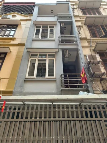Cho Thuê Nhà Ngõ 58 Nguyễn Khánh Toàn - Cầu Giấy 55M² 4 Tầng 5 Ngủ Full Nội Thất - Khu Vực An Sinh Đỉnh - Giá Thuê 18tr
