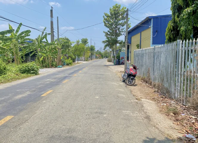 Bán đất thổ cư 156,5m² Mặt tiền Huỳnh Ngọc Mai (nhựa 9m), Giá 2.45 tỷ tại Phường Long An