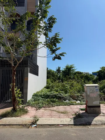 Khu đô thị Hà Quang 2 - Đường 14 
👉🏿 Diện tích : 80m2 ( Ngang 4m) 
- Mã Lô : STH51B - 04
- Hướng Tây 
- Đường rộng 12m
- Pháp lý : HDMB
💸💸 Zá: 6tỷ (thương lượng)