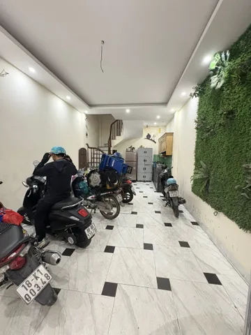Cho thuê nhà ngõ oto Triều Khúc 35 m2 x 5 tầng,  3 ngủ, -Giá 12 triệu