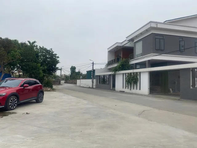 🎉🎉🎉💵Chủ cần bán cắt lỗ 
L/h:076.231.9990 em Thúy 

🍀 Dt : 51.5 m2 

🍀Thôn 2 Thiên Hương ngõ  ô tô . 

🍀Ngay gần chợ cóc , vào bước chân ra khu cn Nam cầu Kiền .

💵💵💵Giá công nhân chỉ 9xx ( lô bên bán 1tỷ350)