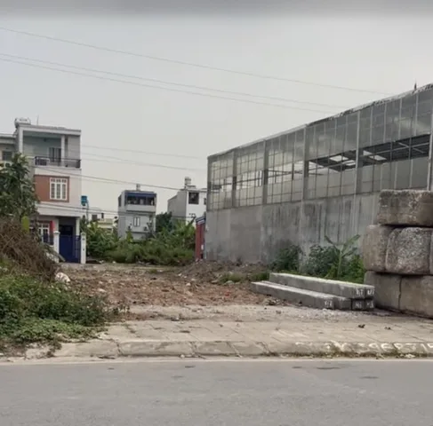 Mặt đường Máng 115m2 Vân Tra An Dương Hải Phòng