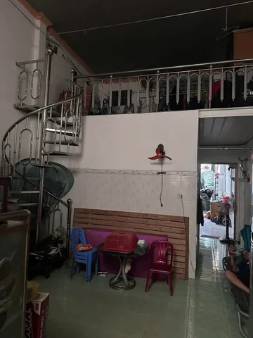 Bán Nhà Quân Đoàn 4, Giá Ngộp 2 Tỷ 8, đường Nhựa 8M, phường Tân Phong.