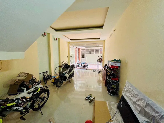 BÁN NHÀ KHU THIÊN LÔI - Ô TÔ VÀO NHÀ - 4 TẦNG DÂN XÂY CHẮC CHẮN - TIỆN ÍCH NGẬP TRÀN