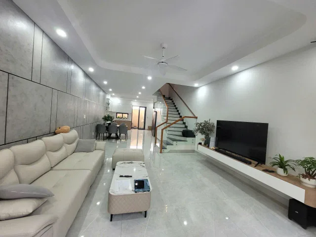 Bán nhà sổ đỏ hoàn công đường nội bộ gói 7 mỹ gia giá 8.9 tỷ tại Phường Nam Nha Trang