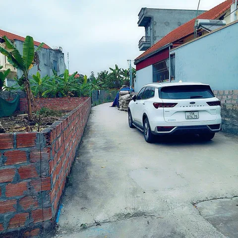 Em chào bá.n lô đất rẻ đẹp tại phường Hoà Bình 🚩🚩🚩l/h:076.231.9990 em Thúy 
Diện tích 57m2 🚩🚩
Ngõ Ôtô đỗ cửa 🚩🚩🚩
Nằm giữa khu dân cư đông đúc🚩🚩
Ngay cạnh là nhà văn hóa 🚩🚩🚩
Bìa đỏ chính chủ 🚩

💸 Gi. Á mềm và đẹp 8xx💸