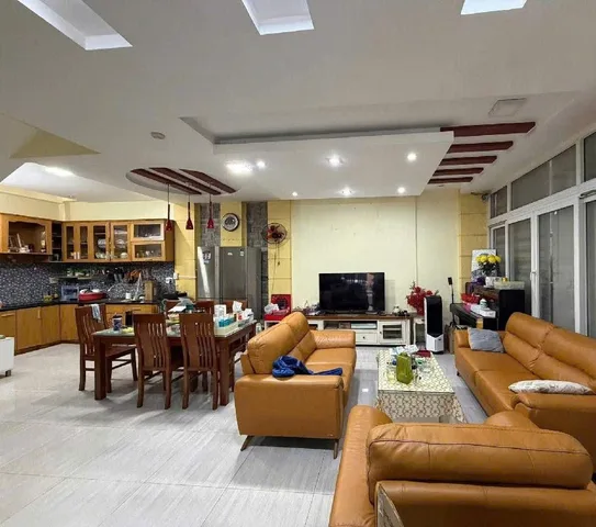 SÁT LĂNG CHA CẢ – HẺM XE TẢI CỘNG HÒA – NGANG 5M NỞ HẬU – 3 TẦNG – CHỈ 12.9 TỶ – HÀNG HIẾM KHU SÂN BAY