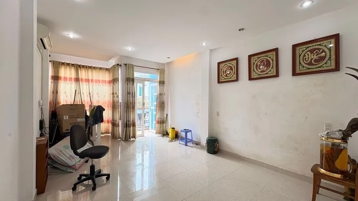 Bán nhà 82m² full thổ cư ngang 4m giá 8 tỷ tại Phường Bình Trị Đông