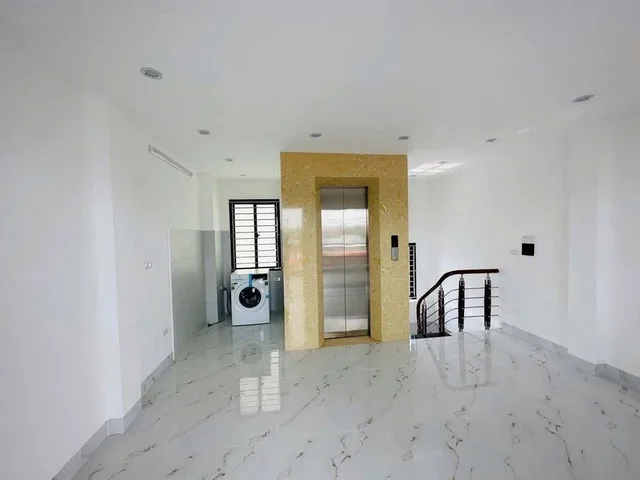 Bán nhà Hoàng Hoa Thám 35m² full thổ cư ngang 4.8m giá 18.8 tỷ tại Phường Ba Đình (MUA/BÁN BĐS nhắn tin Zalo 0862299066)