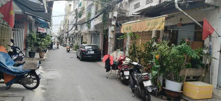 NHÀ LẠC LONG QUÂN - 4 TẦNG - 3 TỶ HƠN - 4 PN, 4WC - ĐẦM SEN 200M - Q11