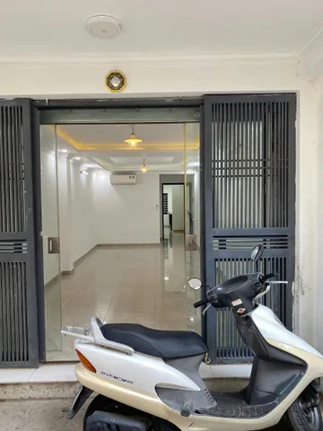 cho thuê nhà nguyên căn ngõ Thái Hà Đống Đa Ô tô dỗ của
Diện tích: 50m x 3 tầng  - MT 3,5m 20tr/1tháng có TL