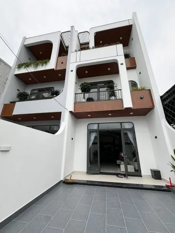 Bán nhà kiệt oto Âu cơ bên cạnh chợ Hoà Khánh Đà Nẵng.