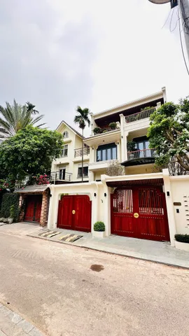 🔥 HẠ CHÀO 3 TỶ-  SIÊU BIỆT THỰ NAM TỪ LIÊM– VIEW CÔNG VIÊN – 200M² 🔥