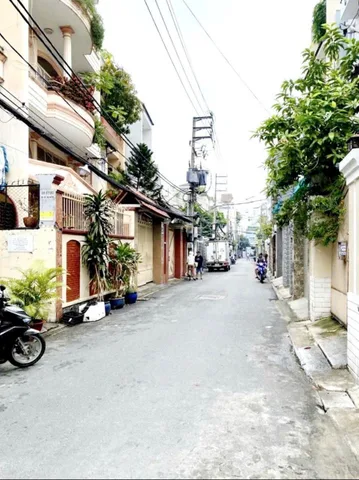 BÁN ĐẤT TẶNG NHÀ C4 2 MẶT HẺM NHỰA XE HƠI THÔNG gần CHỢ TÂN BÌNH - NGANG gần 6M*13 - CHỈ 6TY nhỉnh rất nhẹ. (2.18)

ALO em LIN: #Ochin Ohai MộtO Sáu9 MỘT MỘT.
