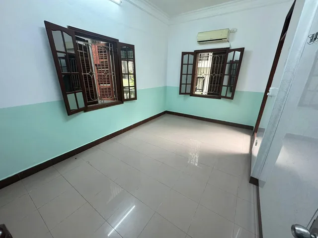 Cho thuê nhà có sân vườn Thanh Nhàn, Hai Bà Trưng DTSD 120M x 3T giá 15 triệu